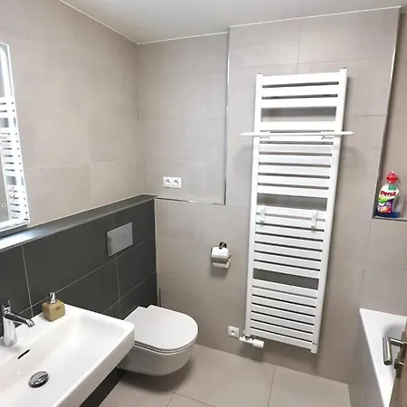 Apartamento Modern Apartment Garden Terrace Secure Parking Prague