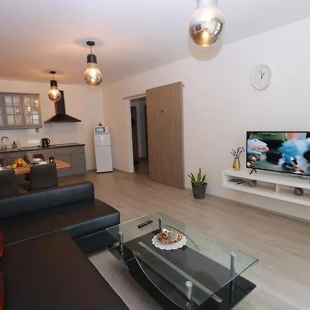 Modern • Garden • Near The Center 公寓