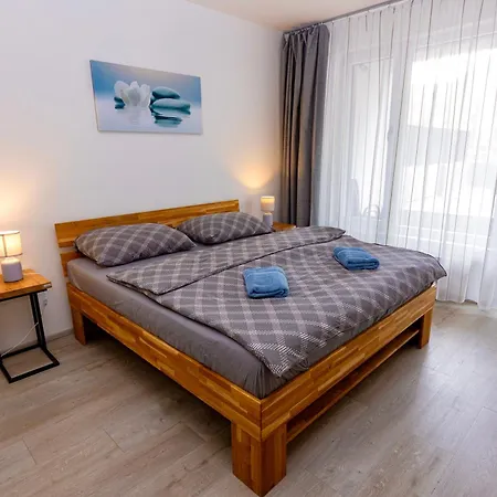 Apartment Modern • Garden • Near The Center Prague