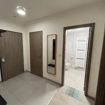 Modern • Garden • Near The Center Apartment *